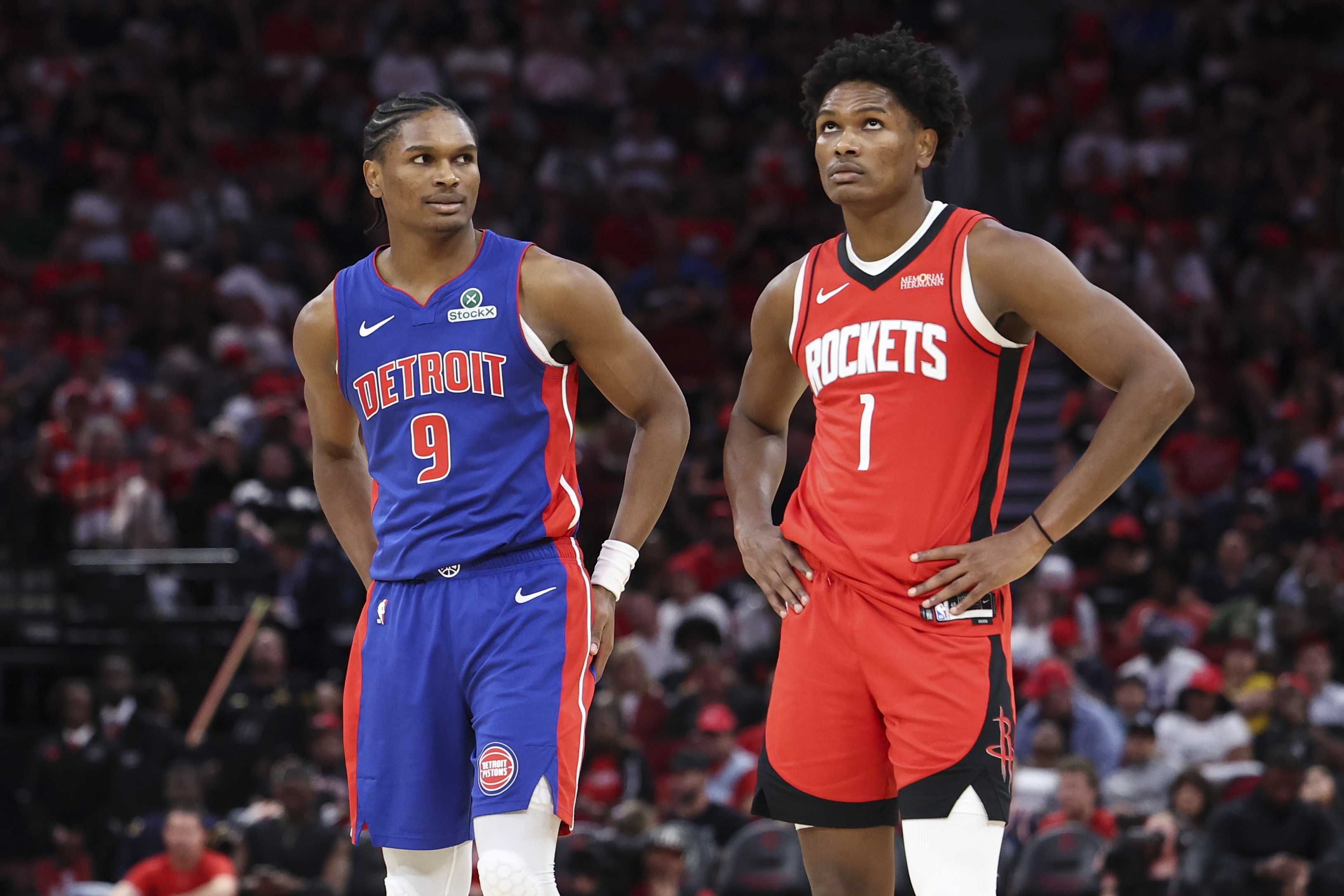 开云网页版-双胞胎！奥萨尔：阿门年纪比我大但体重没有我重 他是我的小弟