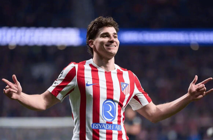 开云中国官网-阿尔瓦雷斯未承诺留队，阿森纳巴萨今夏争夺|巴塞罗那|转会|拉波尔塔|曼城|马德里竞技_新浪体育_新浪新闻